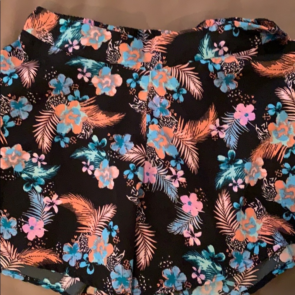 Tropical shorts